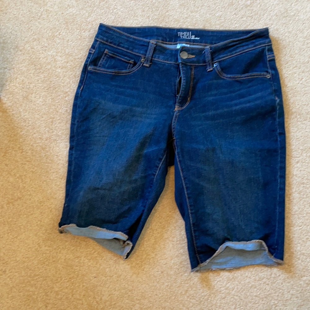 Mid rise Jean shorts